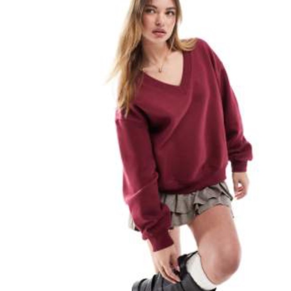Sweaters - Bershka V neck sweatshirt